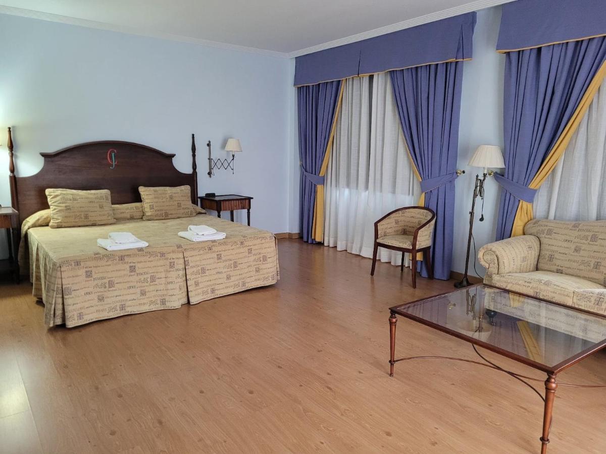 Hospedium Hotel Dona Mafalda De Castilla Plasencia Exteriör bild