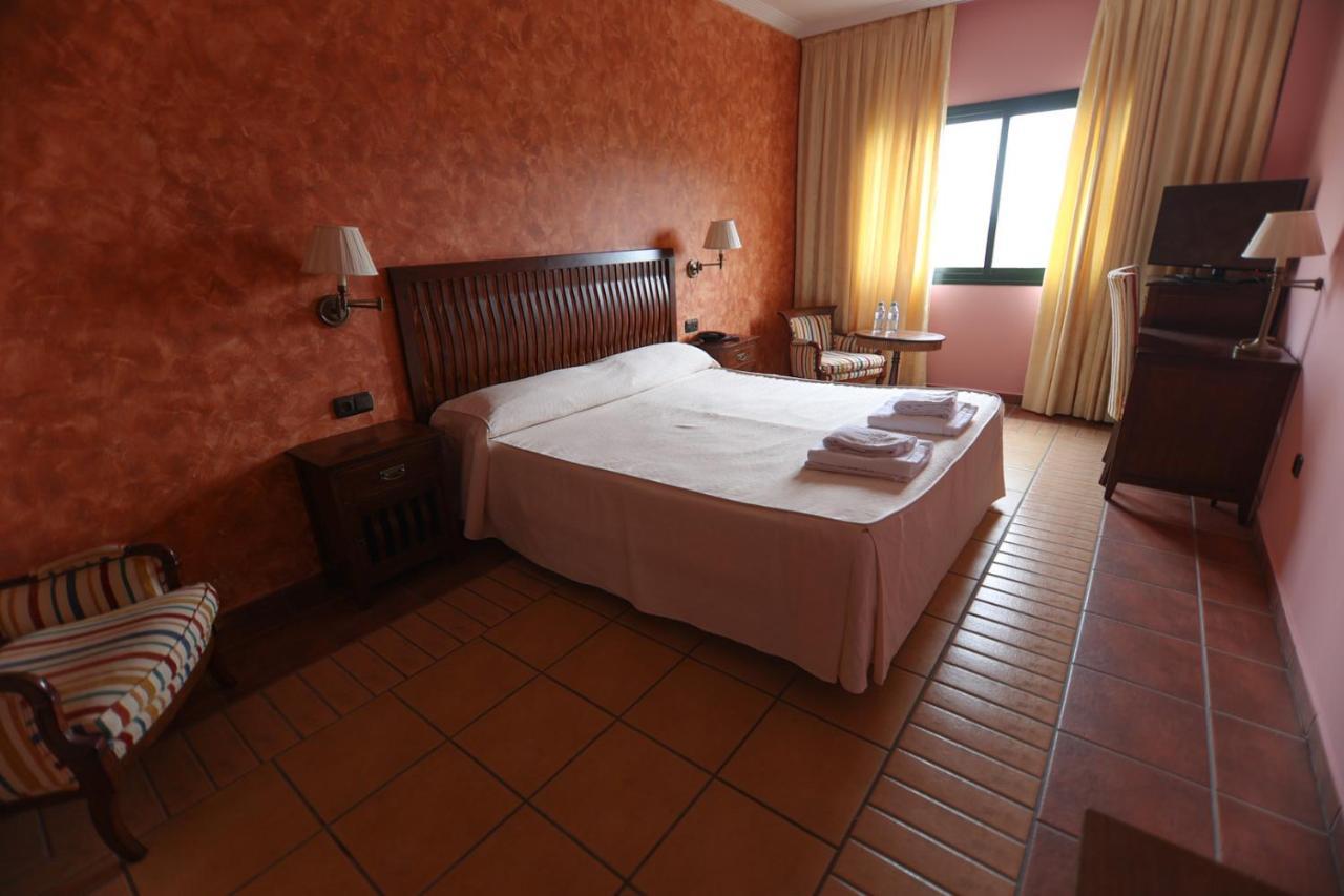 Hospedium Hotel Dona Mafalda De Castilla Plasencia Exteriör bild