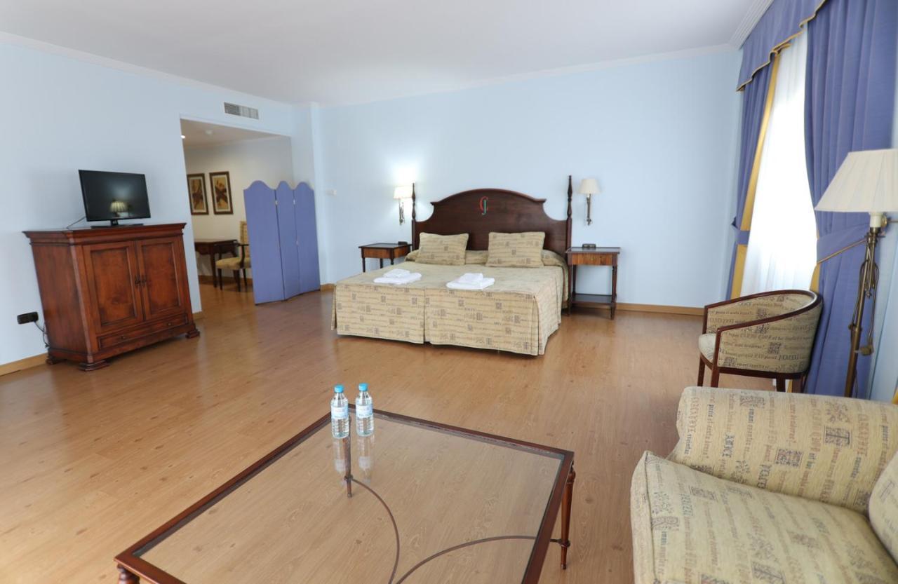Hospedium Hotel Dona Mafalda De Castilla Plasencia Exteriör bild