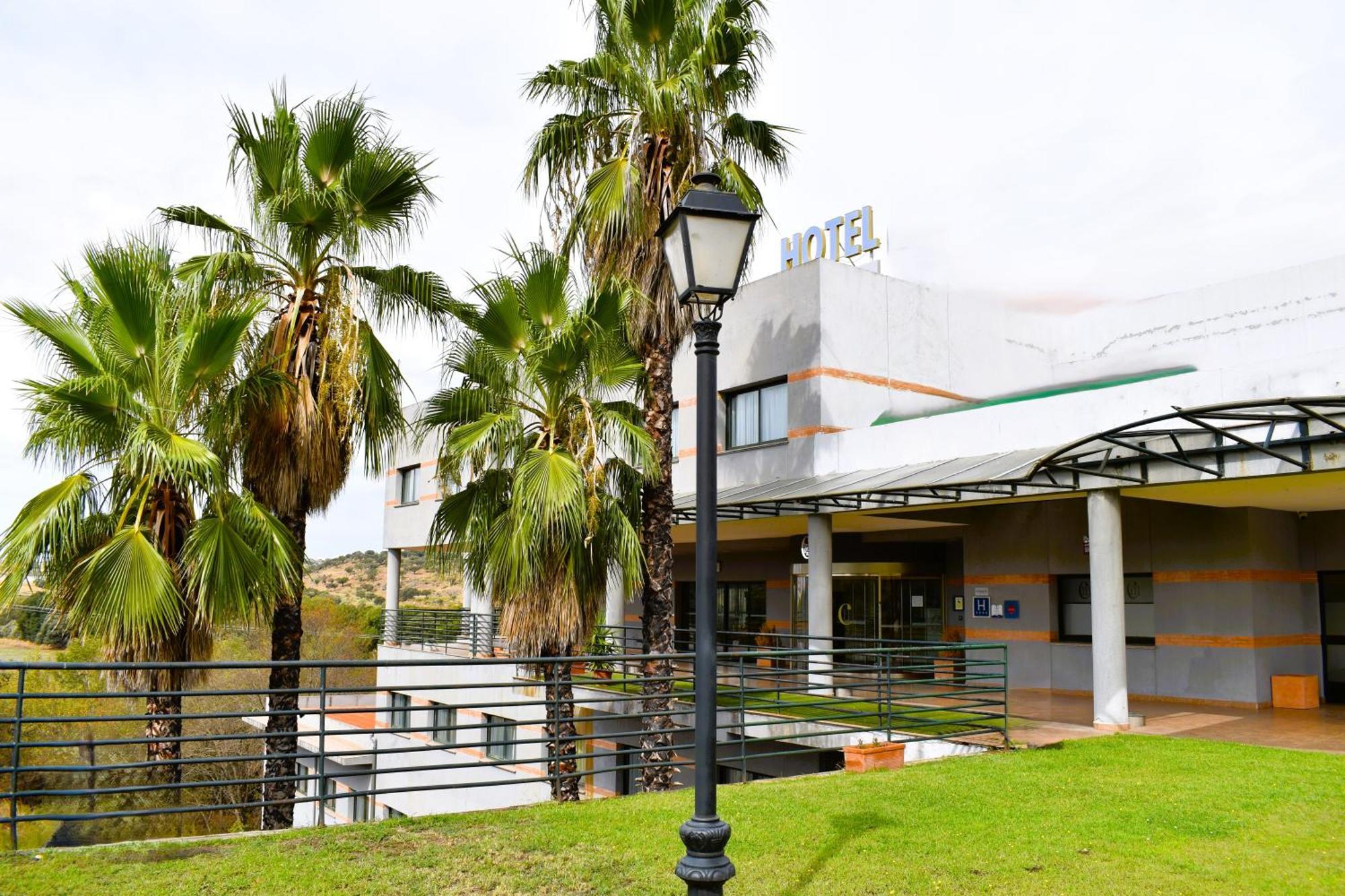 Hospedium Hotel Dona Mafalda De Castilla Plasencia Exteriör bild